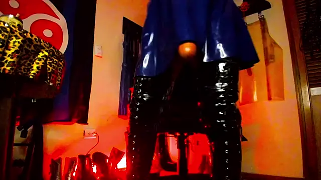 Snapshot of DominatrixBlue chatting on 02.07.25 DominatrixBlue online show from 02.07.25