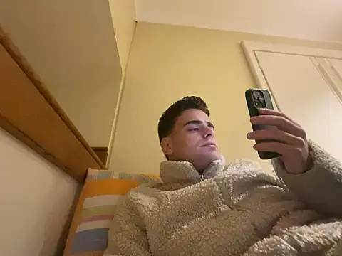 Snapshot of cubalibre02 chatting on 11.27.25 cubalibre02 online show from 11.27.25