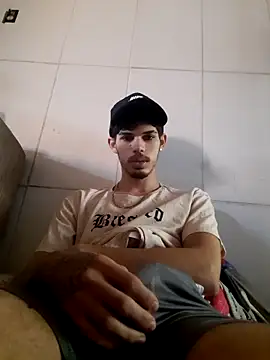 Snapshot of jaozinMg chatting on 11.05.25 jaozinMg online show from 11.05.25