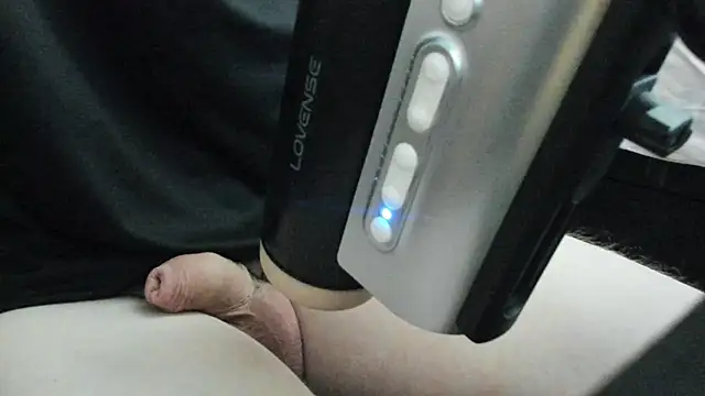 Snapshot of Luceybabb chatting on 10.17.25 Luceybabb online show from 10.17.25