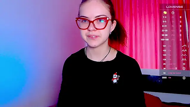 Snapshot of Sarah_HS chatting on 01.06.25 Sarah HS online show from 01.06.25