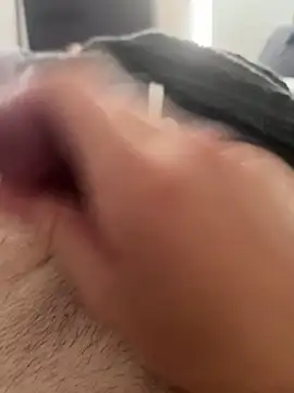 Snapshot of ad0813 chatting on 10.04.25 ad0813 online show from 10.04.25