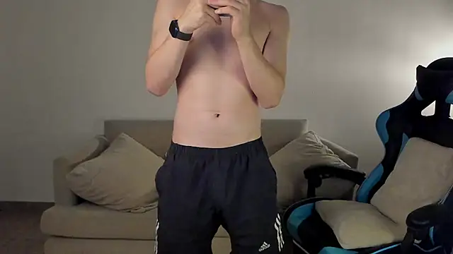 Snapshot of marcusmit chatting on 01.27.25 marcusmit online show from 01.27.25