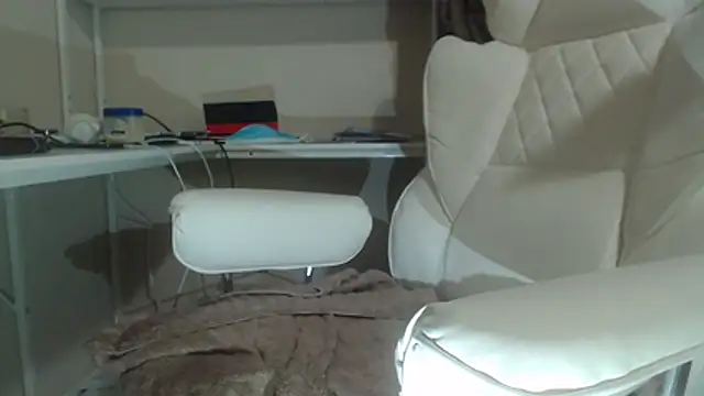 Snapshot of Tecsavy chatting on 12.14.25 Tecsavy online show from 12.14.25