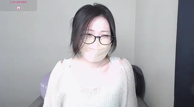 Snapshot of _NOA-chan_ chatting on 03.08.25  NOA-chan  online show from 03.08.25