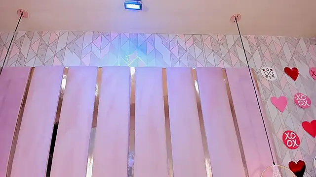 Snapshot of AlinaSweett chatting on 02.15.25 AlinaSweett online show from 02.15.25