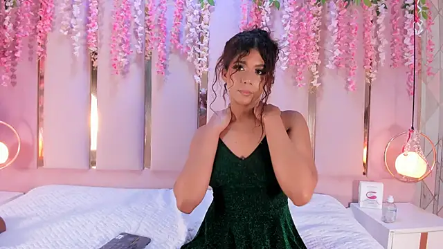 Snapshot of AlinaSweett chatting on 03.10.25 AlinaSweett online show from 03.10.25