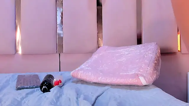 Snapshot of AlinaSweett chatting on 03.23.25 AlinaSweett online show from 03.23.25