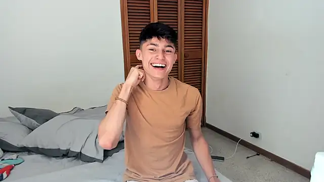 Snapshot of benavides_anthony chatting on 11.22.25 benavides anthony online show from 11.22.25
