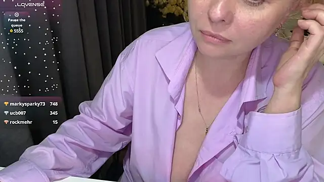 Snapshot of Gray_swann chatting on 02.20.25 Gray swann online show from 02.20.25