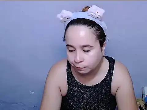 SubLayla01 online show from 11.19.25