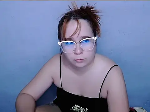 Snapshot of SubLayla01 chatting on 05.16.26 SubLayla01 online show from 05.16.26