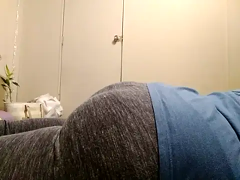 Snapshot of missthickness35_Pika chatting on 11.22.25 missthickness35 Pika online show from 11.22.25