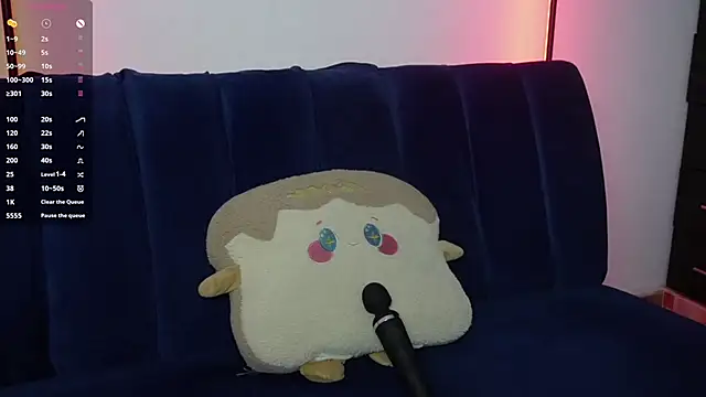 Snapshot of abby__make chatting on 10.17.25 abby make online show from 10.17.25