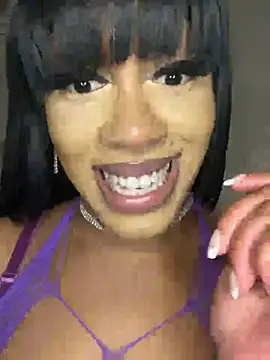 Snapshot of rayemillian chatting on 04.05.26 rayemillian online show from 04.05.26