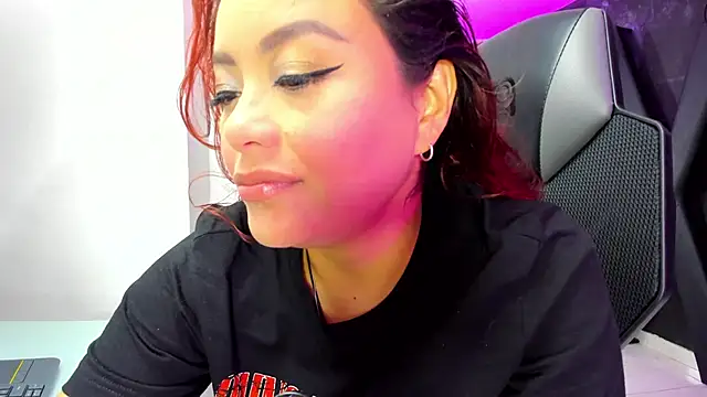 Snapshot of DarlingBDSM_ chatting on 10.22.25 DarlingBDSM online show from 10.22.25