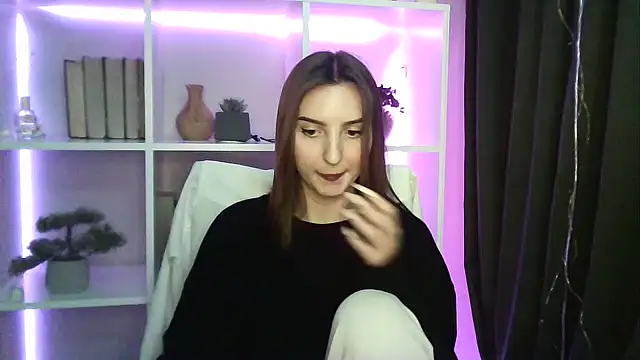 Snapshot of X_Alisa chatting on 02.14.25 X Alisa online show from 02.14.25
