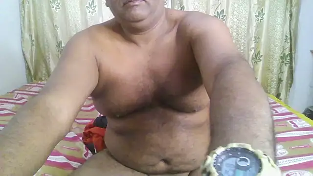 Snapshot of Beargryzzly chatting on 12.11.24 Beargryzzly online show from 12.11.24