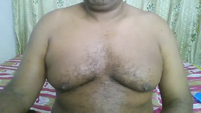 Snapshot of Beargryzzly chatting on 12.15.24 Beargryzzly online show from 12.15.24