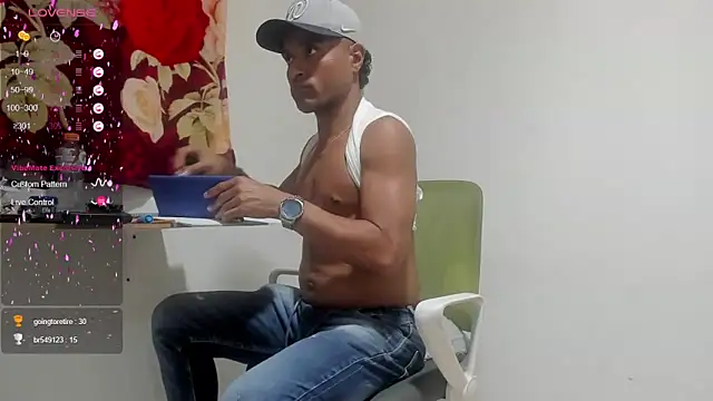 Snapshot of maik__alen chatting on 06.18.26 maik alen online show from 06.18.26
