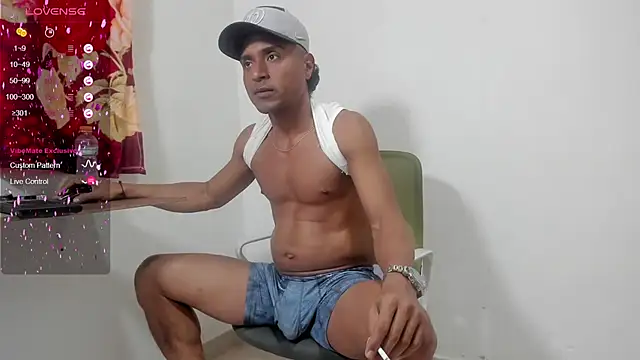 Snapshot of maik__alen chatting on 07.17.26 maik alen online show from 07.17.26