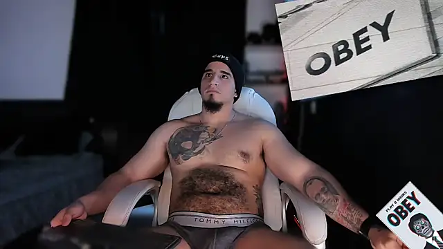 Snapshot of kingbear777 chatting on 02.02.25 kingbear777 online show from 02.02.25