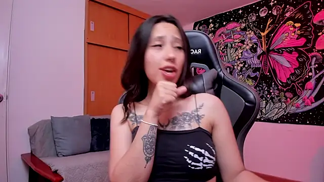 Snapshot of aciddollhell chatting on 02.21.26 aciddollhell online show from 02.21.26