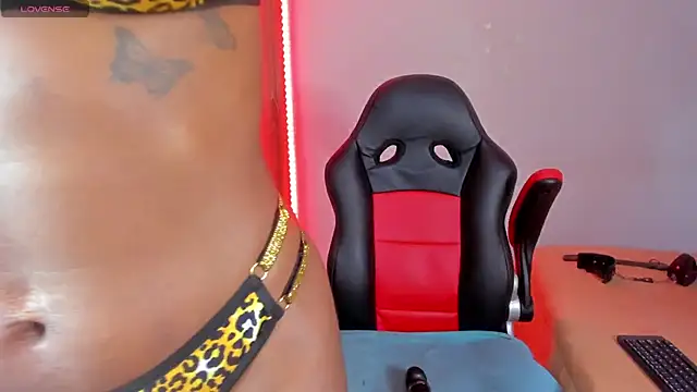 Snapshot of barbiee_ebony chatting on 04.28.26 barbiee ebony online show from 04.28.26