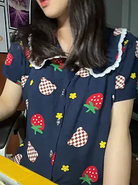 Snapshot of Suri_amabel chatting on 02.22.25 Suri amabel online show from 02.22.25