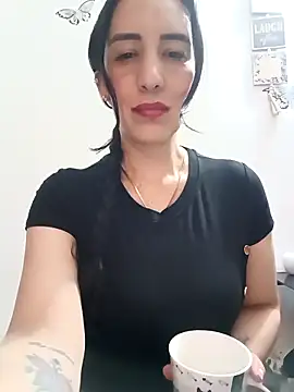 Snapshot of christine-x chatting on 02.11.26 christine-x online show from 02.11.26