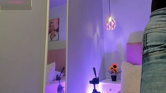 Snapshot of ScarletGV chatting on 01.19.26 ScarletGV online show from 01.19.26