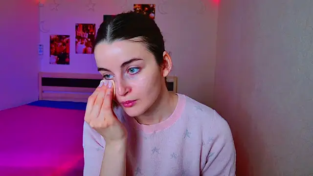 Miss Arwen online show from 12.13.24