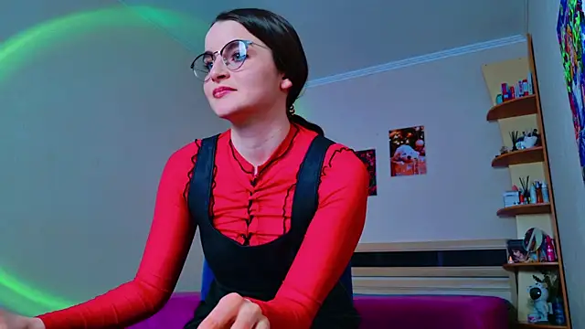 Miss Arwen online show from 02.07.25