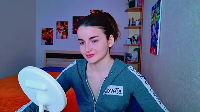 Miss Arwen online show from 03.04.25