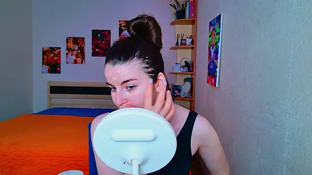 Miss Arwen online show from 03.06.25