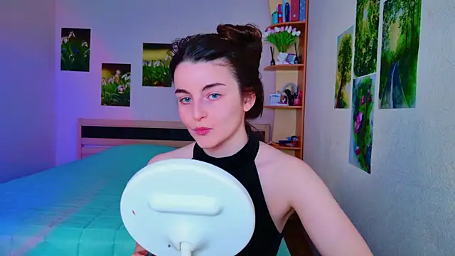 Miss Arwen online show from 03.17.25