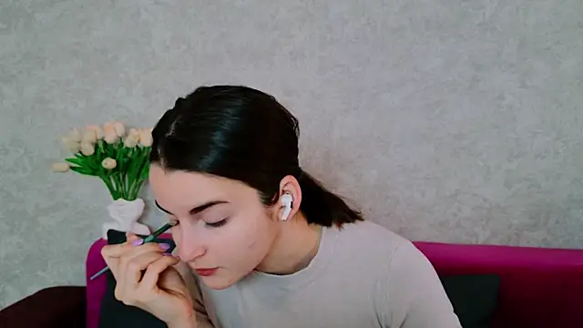 Miss Arwen online show from 09.24.25