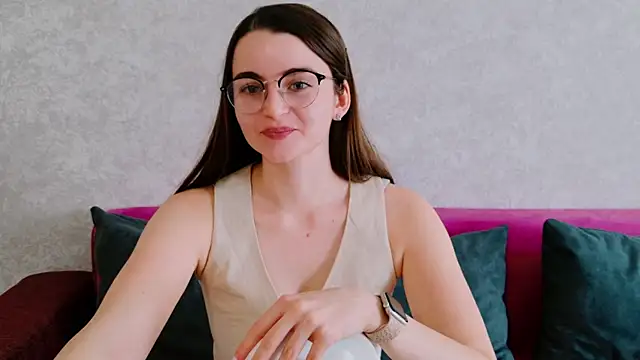 Miss Arwen online show from 12.04.25