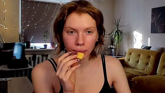 StellaDavis online show from 02.25.25