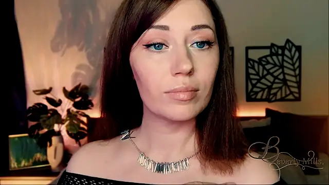 MissBeverlyMills online show from 12.15.24