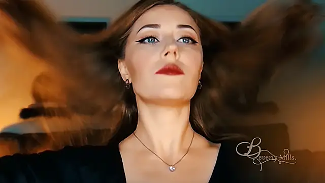 MissBeverlyMills online show from 09.29.25