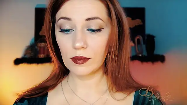 MissBeverlyMills online show from 12.05.25