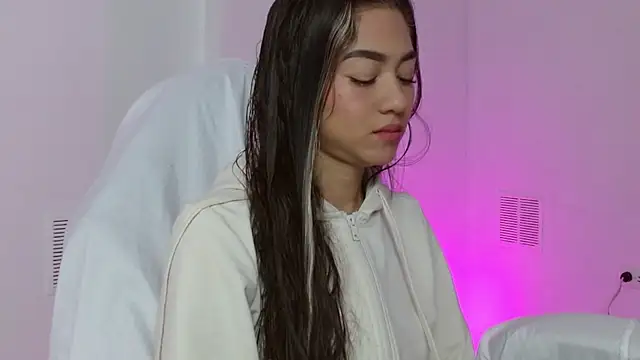 hantonella  online show from 12.20.25