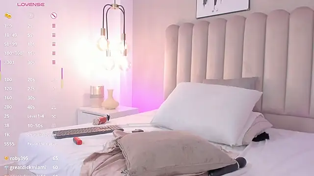 Snapshot of LindaRey_ chatting on 02.26.25 LindaRey  online show from 02.26.25