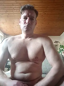 Snapshot of MArciQuarky chatting on 03.13.25 MArciQuarky online show from 03.13.25