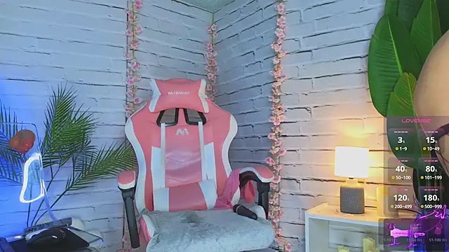 Snapshot of Milana_Sapphire chatting on 12.12.24 Milana Sapphire online show from 12.12.24