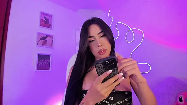 Snapshot of JulietaBomGV chatting on 03.02.25 JulietaBomGV online show from 03.02.25