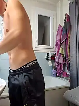 Snapshot of Sportif7413 chatting on 01.10.25 Sportif7413 online show from 01.10.25