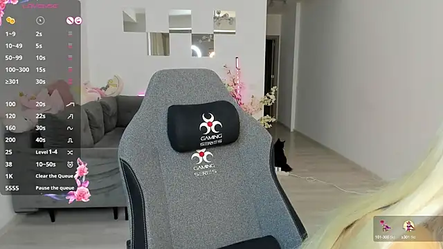 Snapshot of LovelyBianca chatting on 09.21.25 LovelyBianca online show from 09.21.25