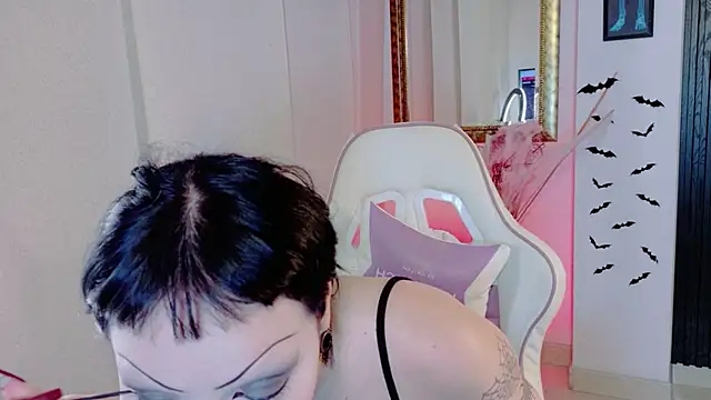Snapshot of Madison_Jackson chatting on 04.25.26 Madison Jackson online show from 04.25.26